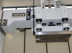 Universal Die-Casting Machine MR 1500 PB - Bridge extraction stroke end adjustment